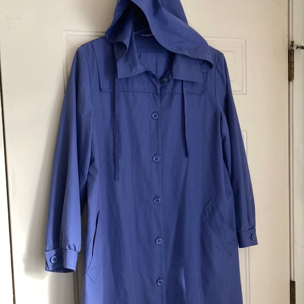 Vintage over coat size 16 beautiful shell fully lined hooded made in Hong Kong